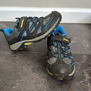Kids Merrell Hiking Sneakers size 2.5M